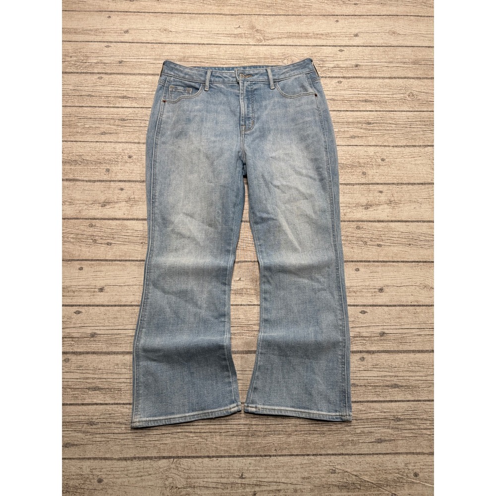 Old Navy Jeans Women's 8 Petite Light Wash Denim High Rise Vintage Cropped Flare